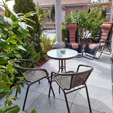 Apartmán 1 Mit Terrasse *